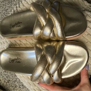 Seychelles Low Key Glow Up Gold Metallic Sandals Sz 7.5
